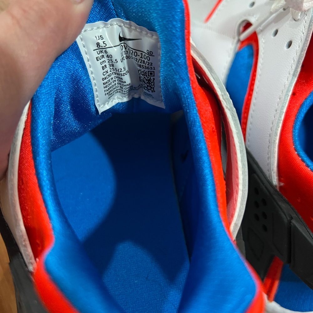 Women’s Nike Air Huarache - new without tags. Never worn - Picture 6 of 12